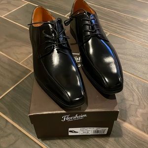 NWOT Florsheim black dress shoes